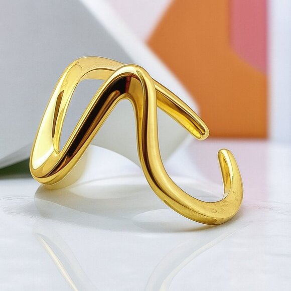 🆕️ Wave 18K Gold Plated Stainless Steel Elegant Minimalist Adjustable Ring - Picture 8 of 8